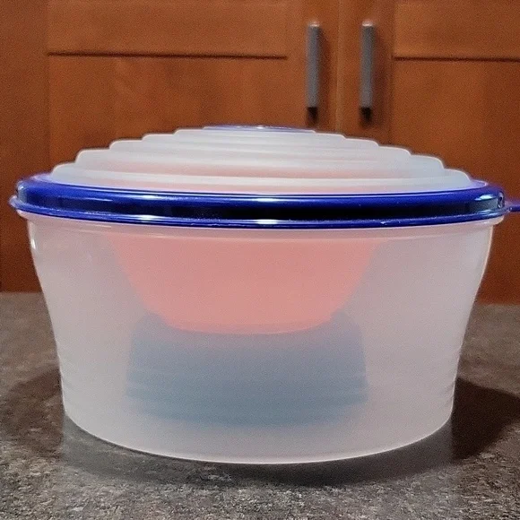 Tupperware Stuffable 8 cup Container - Picture 5 of 5